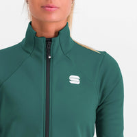 ENGADIN W JACKET 0423549-3000  Couleur :  VERT ARBUSTE Coupe :  ample  2025