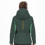 STORM EVO W JACKET JUNGLE GREEN/FROSTY S. | 2501036-026 Shell technique à trois épaisseurs avec coutures scellées qui vous permet de faire face à toutes les conditions météorologiques hivernales défavorables. V-JACKET KARPOS 